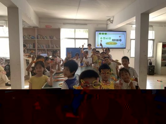 七彩假期“予愛童行”志願服務隊點亮鄉村教育之光,創意課堂與文化探索并行 七彩假期“予愛童行”志願服務隊點亮鄉村教育之光,創意課堂與文化探索并行
